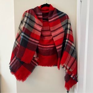 Red Plaid women’s shawl, one size, NWT, unworn, in new condition
